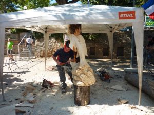 Démonstration de sculpture sur bois